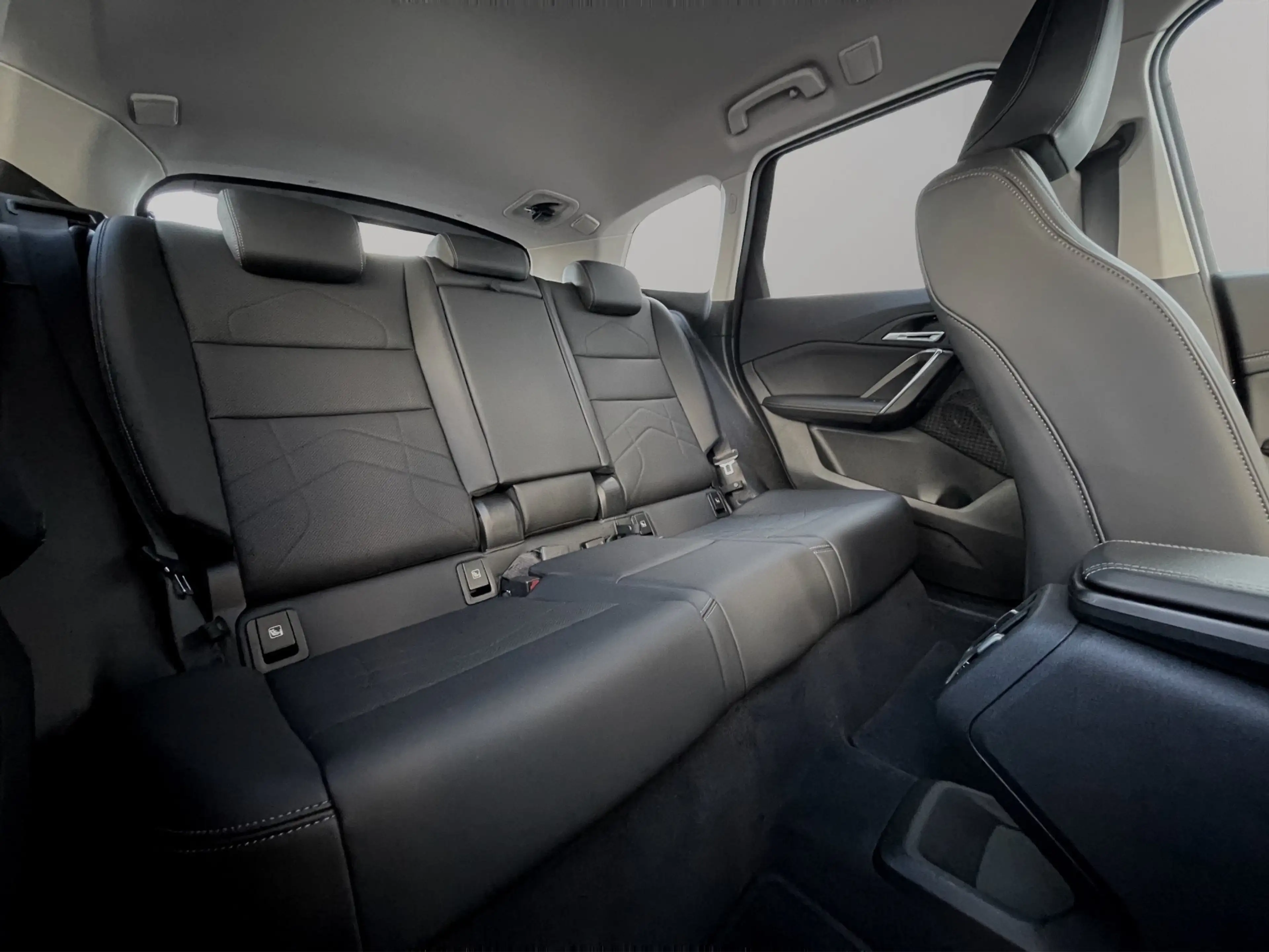 BMW iX1 eDrive20 °xLine° AHK Rückfahrkamera Abstandstempom — photo 13