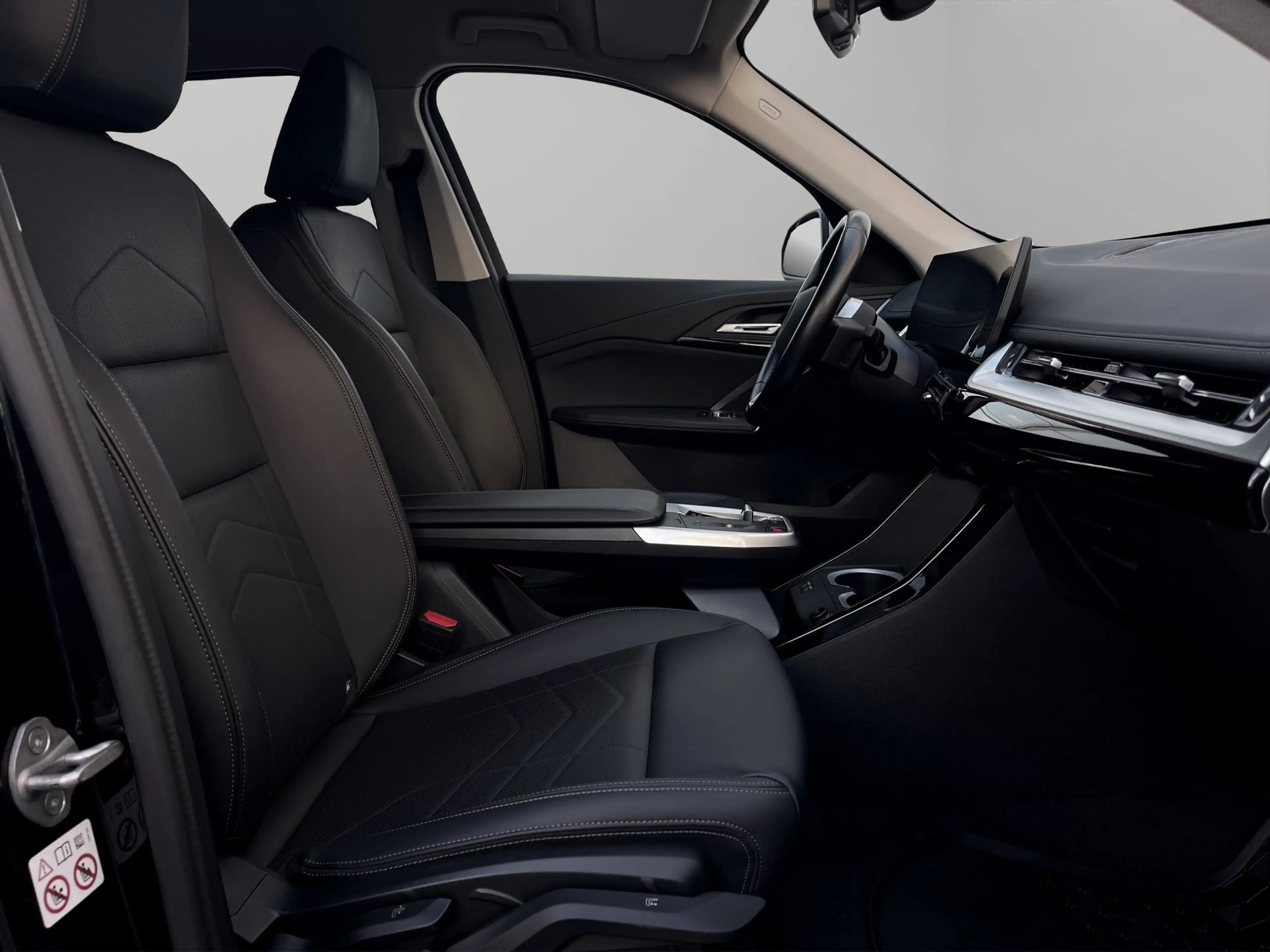BMW iX1 eDrive20 °xLine° AHK Rückfahrkamera Abstandstempom — photo 12