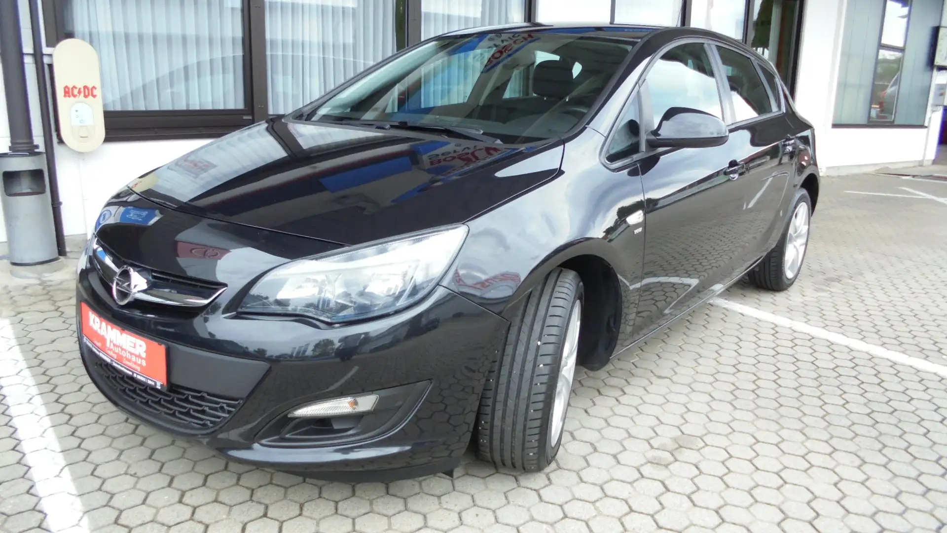 Opel Astra Energy Noir - 1