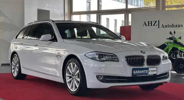 BMW 523 i Touring LEDER PANO HUD NAVI PDC