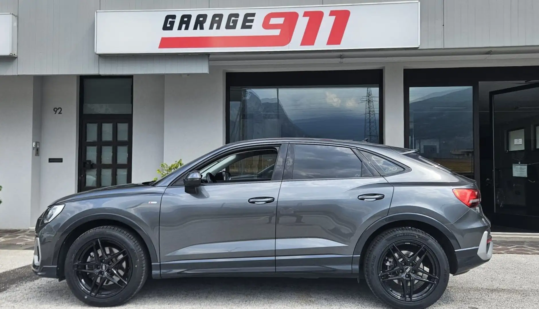 Audi Q3 SPORT BACK 45 TFSI S line 4X4 245cv  NAVI360 LED Grigio - 2