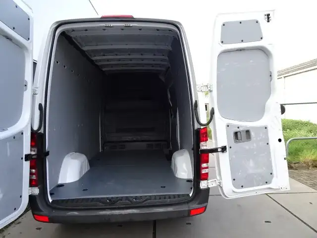Mercedes-Benz Sprinter view 7