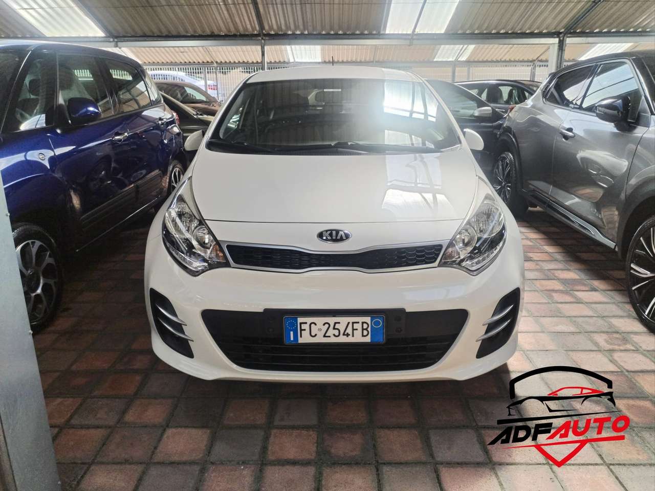 Kia Rio Rio III 2011 5p 1.1 crdi Cool E6