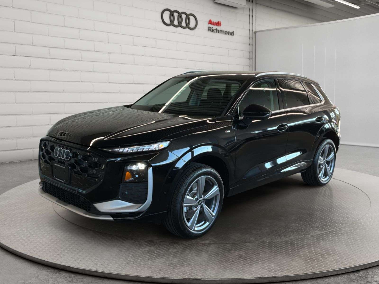 2026 Audi Q3 | FRENCH/ENGLISH MANUAL. MUST ADD IF FRENCH MANUAL
