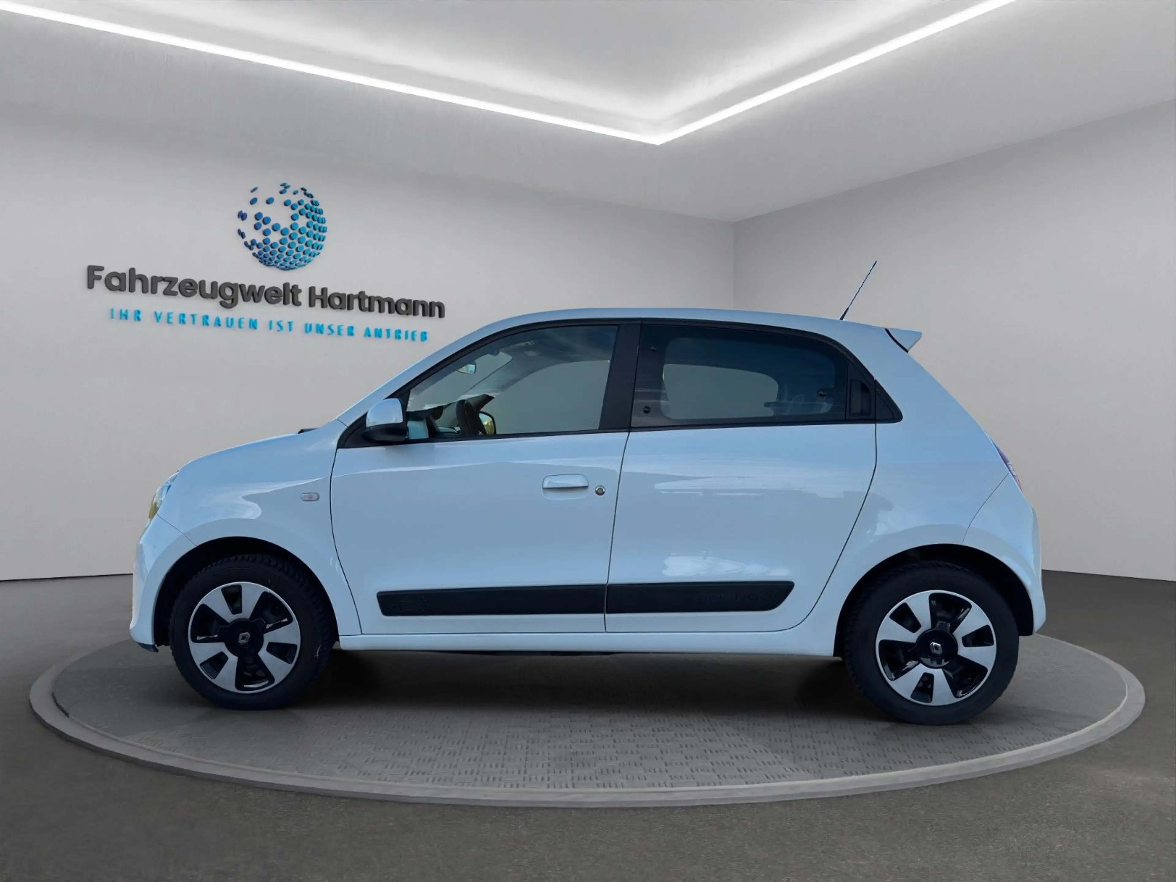 Renault Twingo *Service NEU*Scheckheft*Klima*Bluetooth* — photo 2