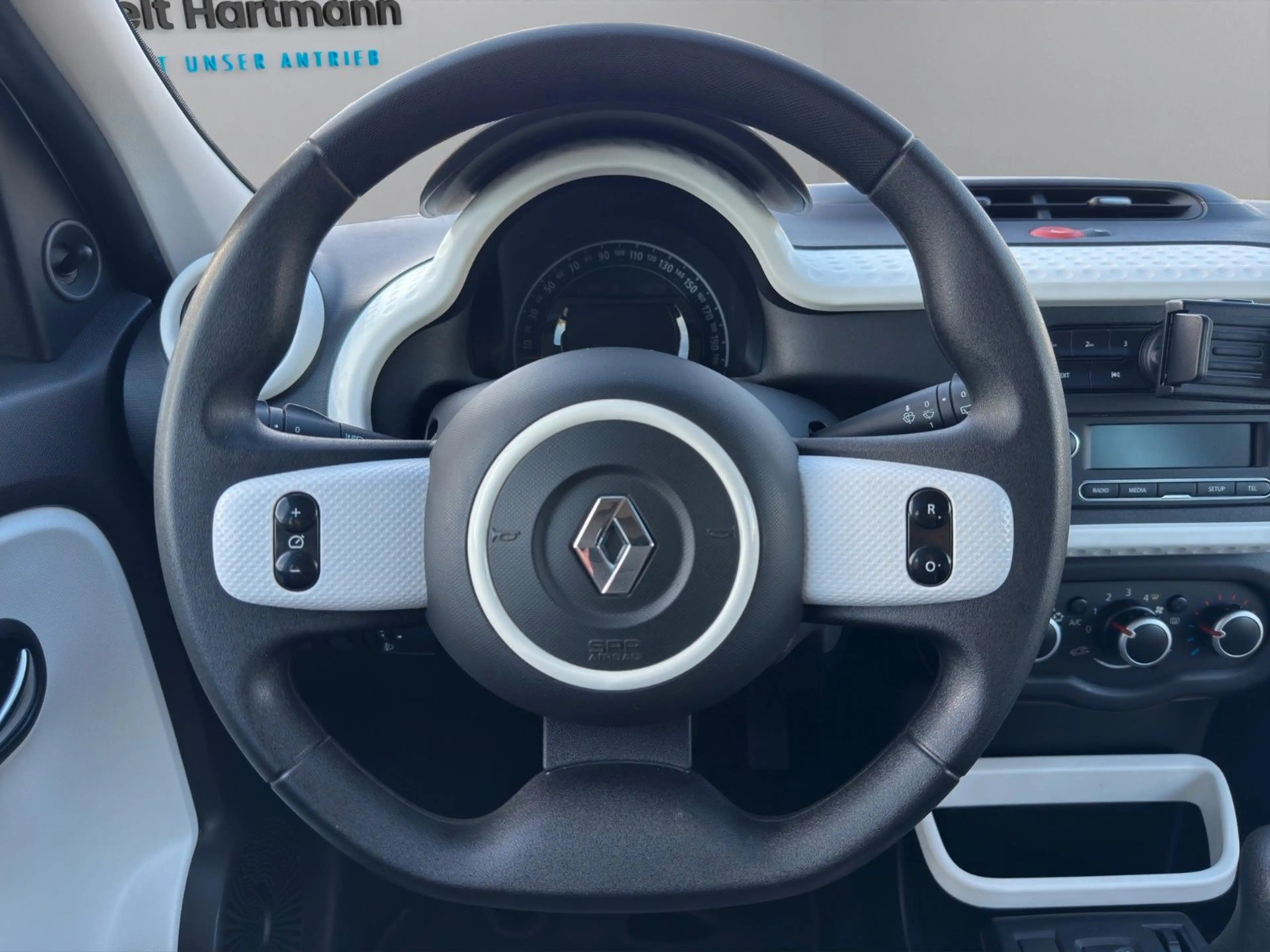 Renault Twingo *Service NEU*Scheckheft*Klima*Bluetooth* — photo 13