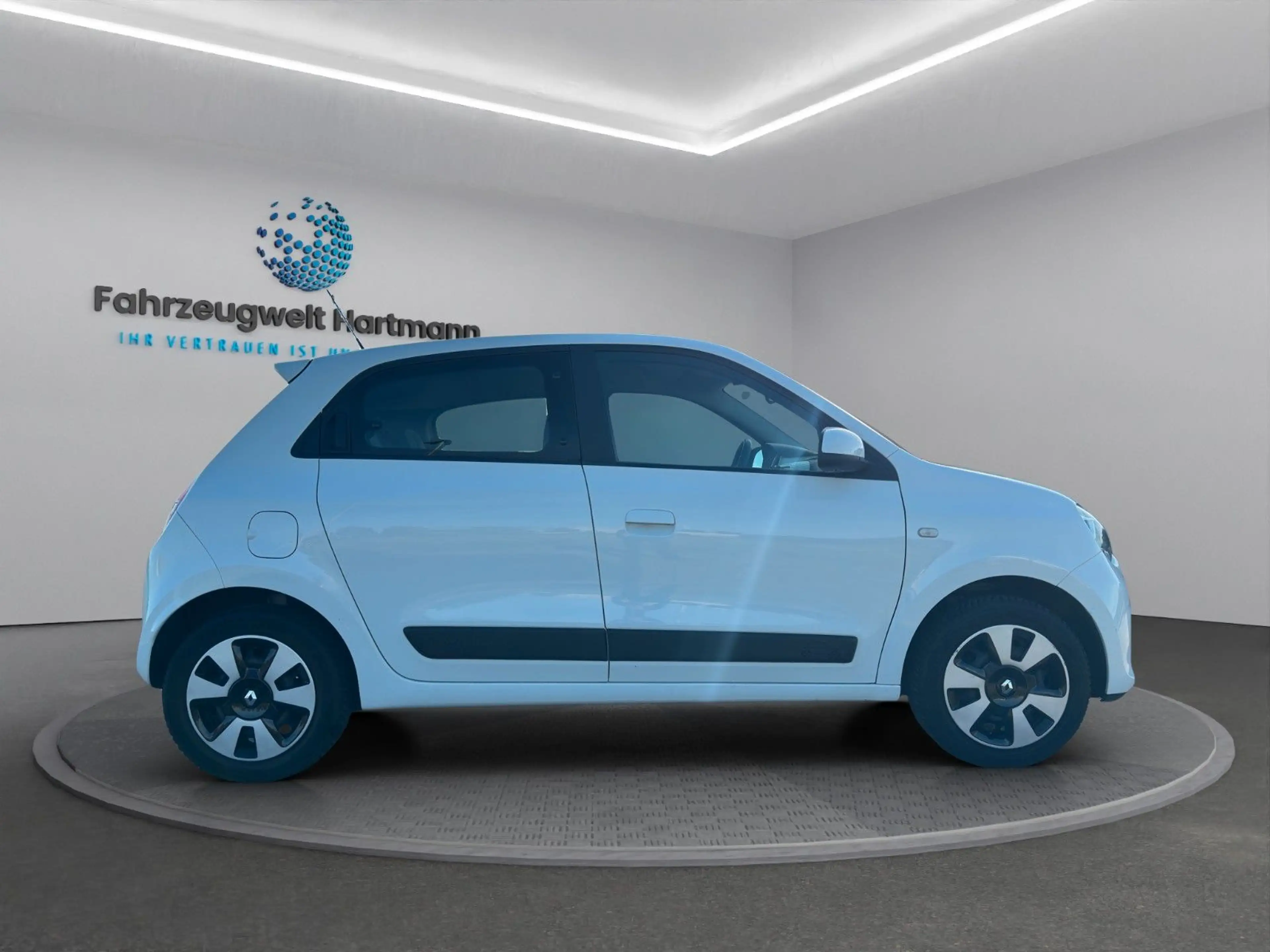 Renault Twingo *Service NEU*Scheckheft*Klima*Bluetooth* — photo 6