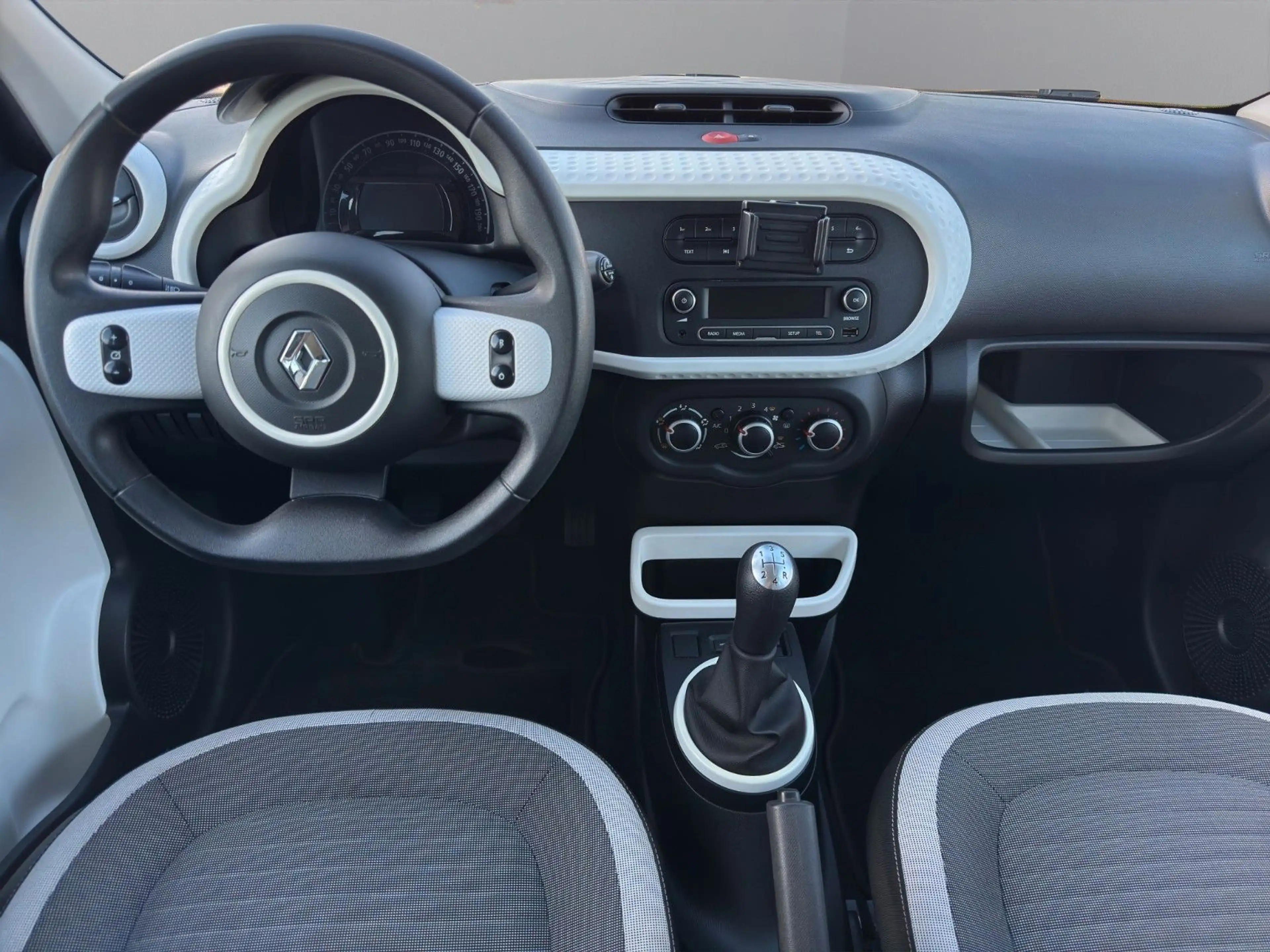 Renault Twingo *Service NEU*Scheckheft*Klima*Bluetooth* — photo 11