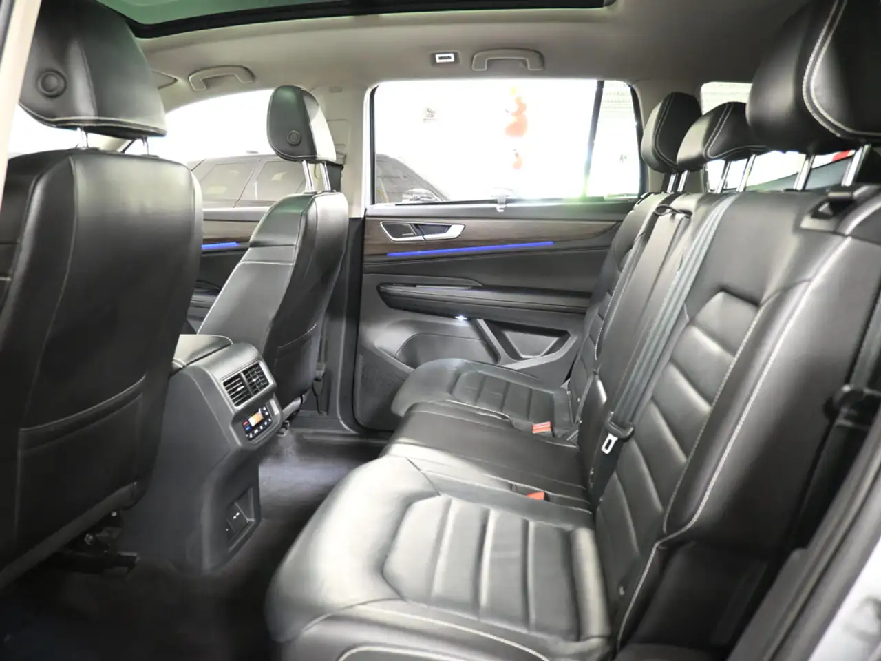 Volkswagen Atlas снимка Volkswagen Atlas