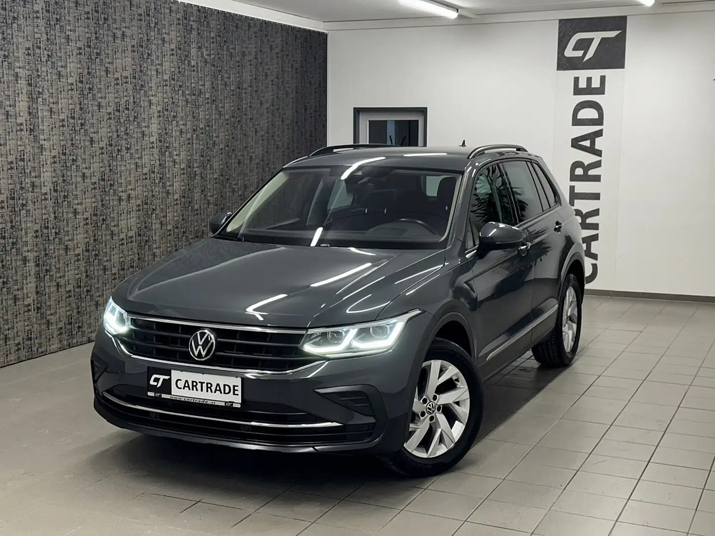 Volkswagen Tiguan 2,0 TDI 4Motion Life DSG /LED/ ACC/ STANDH./ NA... Gris - 2
