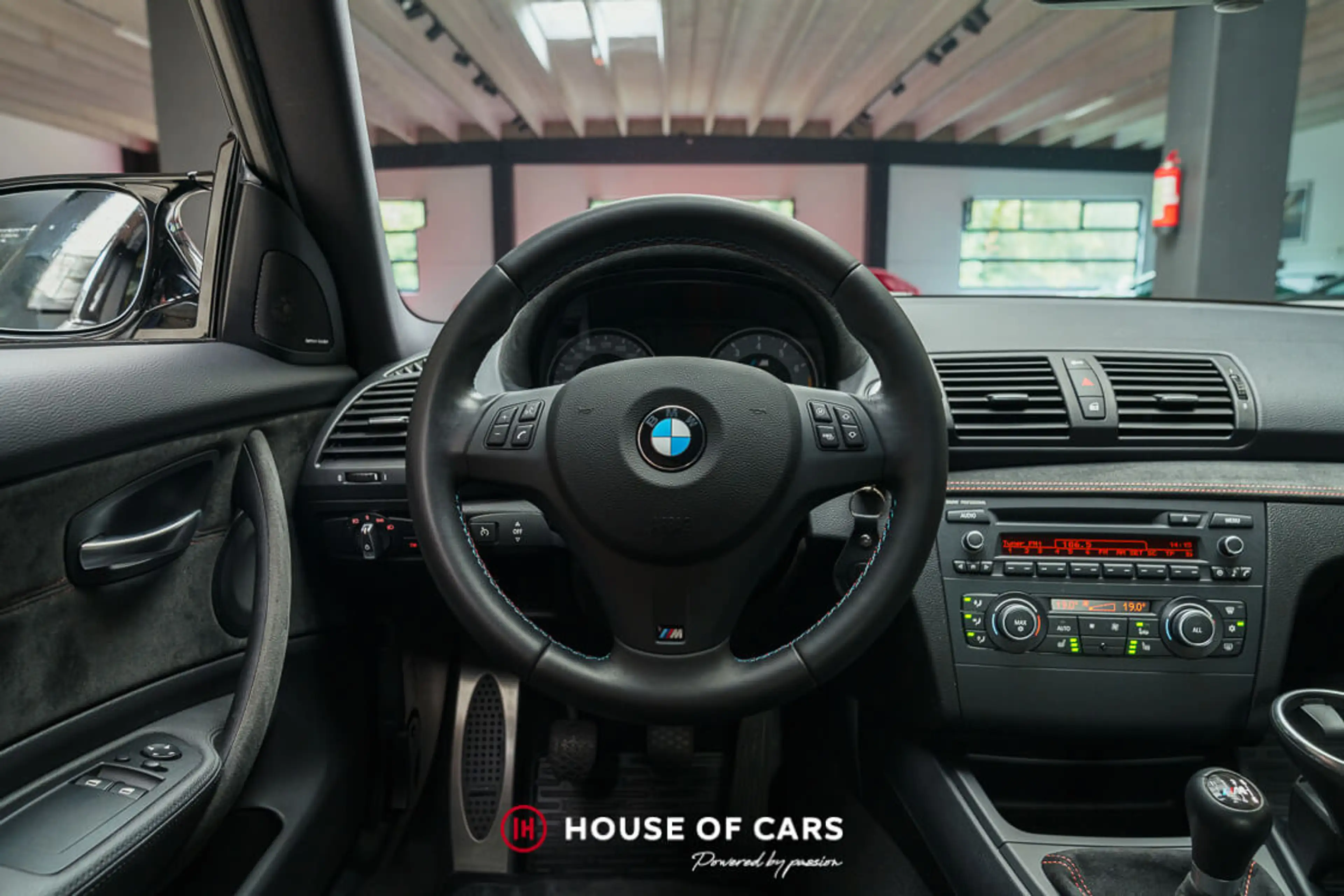 BMW 1er M Coupé 1ST OWNER / PAINT ONLY SERVICED BY BMW — photo 15