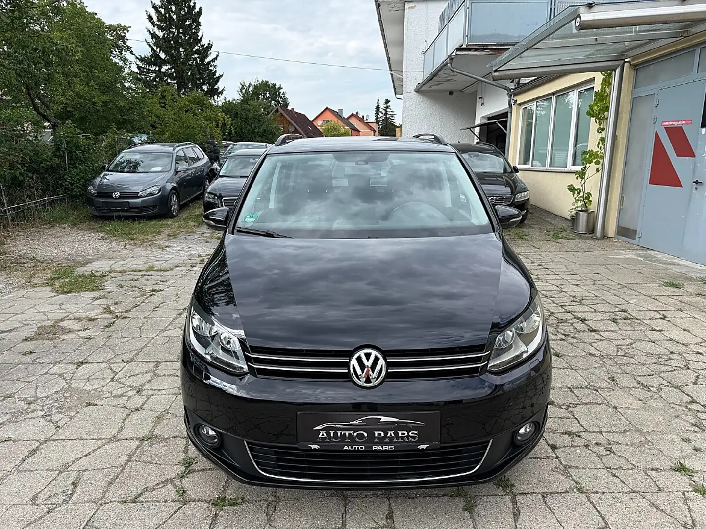 Volkswagen Touran 4Friends 1,6 BMT TDI-1.BESITZ-PARKPILOT Schwarz - 2