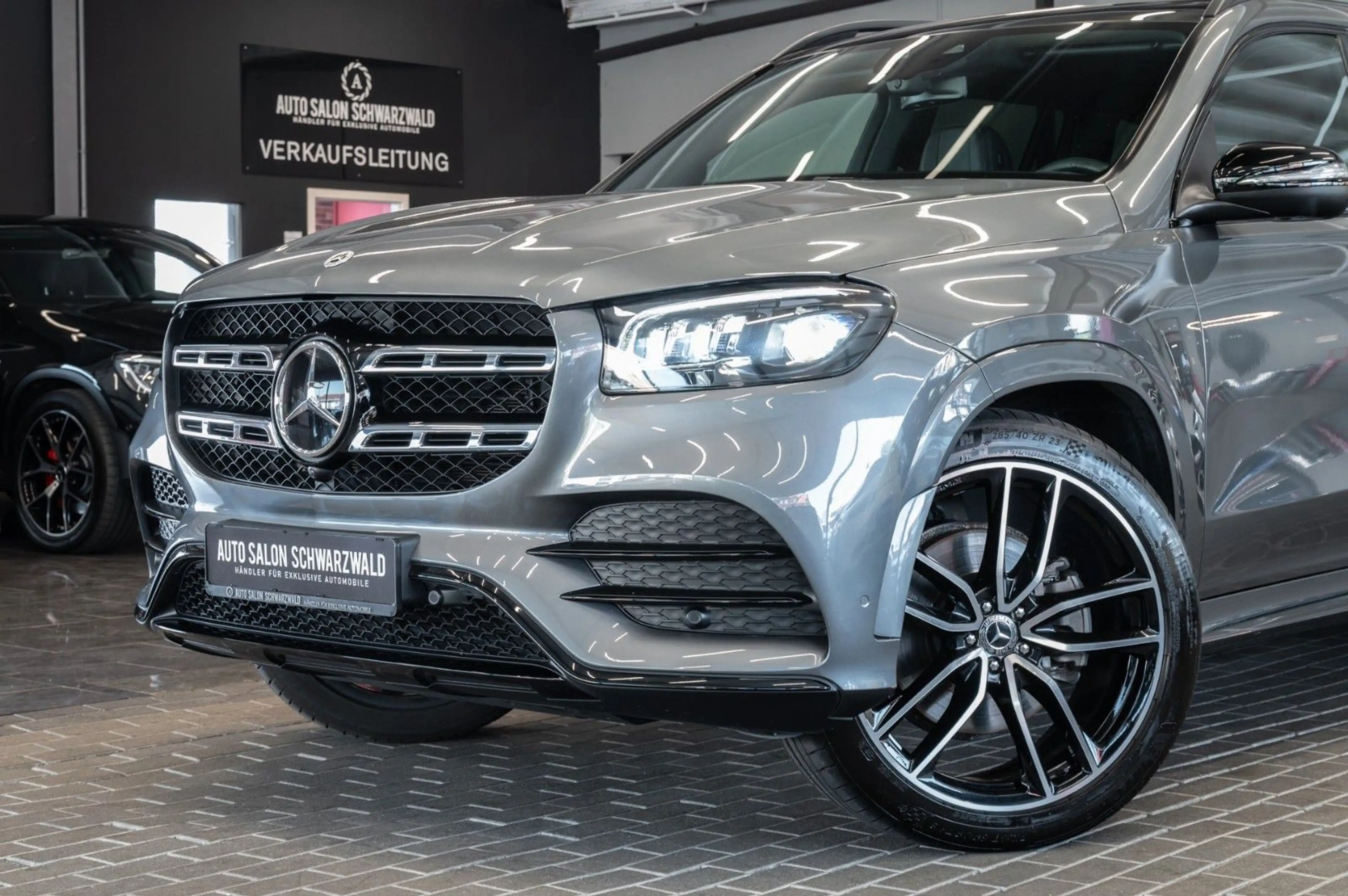 Mercedes-Benz GLS 580 4M|AMG LINE|7-SITZER|PANO|STDHZ|AHK — photo 3