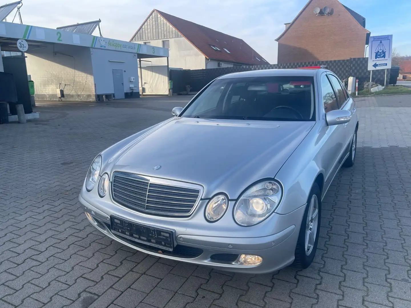 Mercedes-Benz E 220 E Limousine E 220 CDI Silber - 1