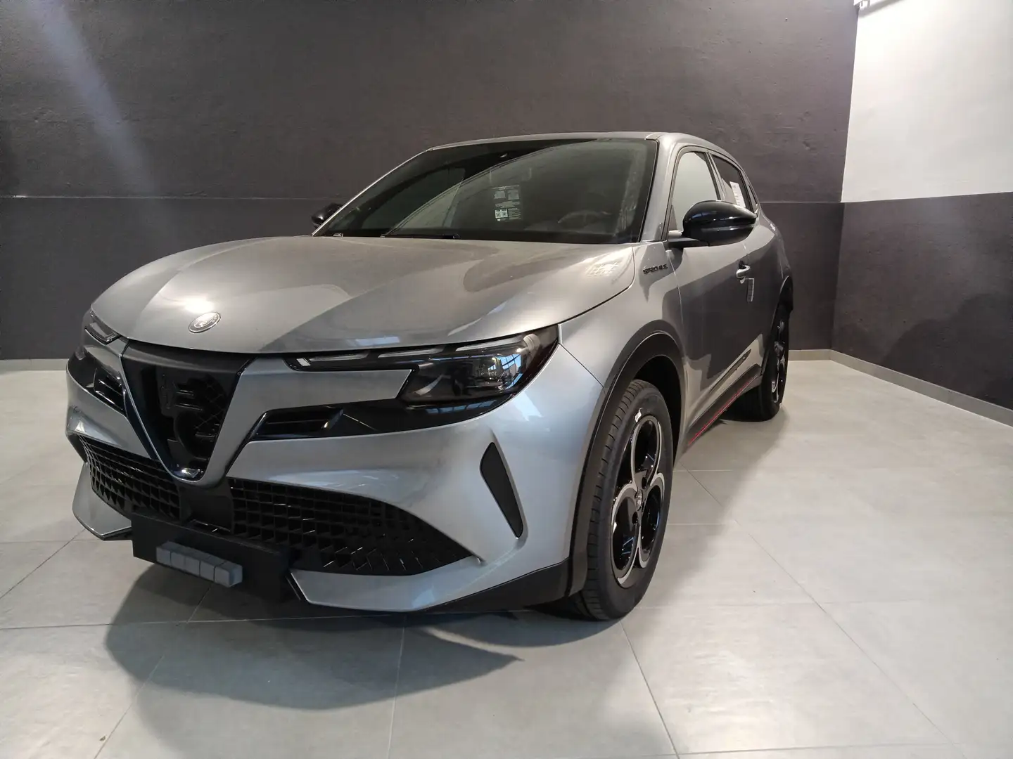 Alfa Romeo Junior Junior 1.2 ibrida Speciale 145cv edct6 Gris - 2