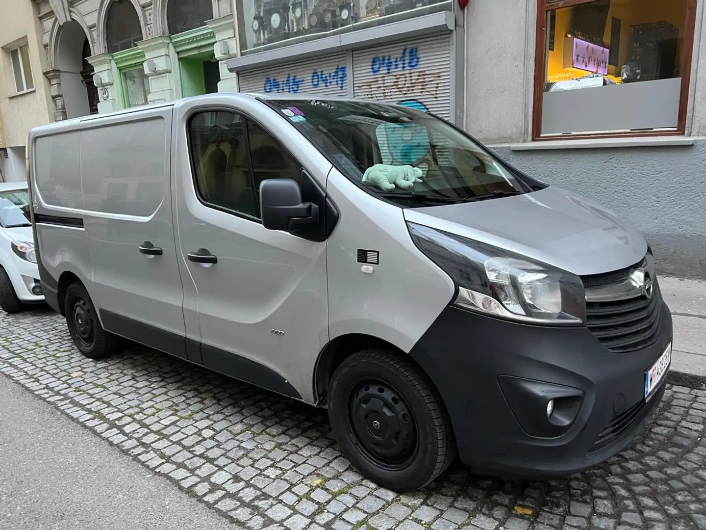 Opel Vivaro 1.6 D (CDTI) L1H1 S&S Silber - 2