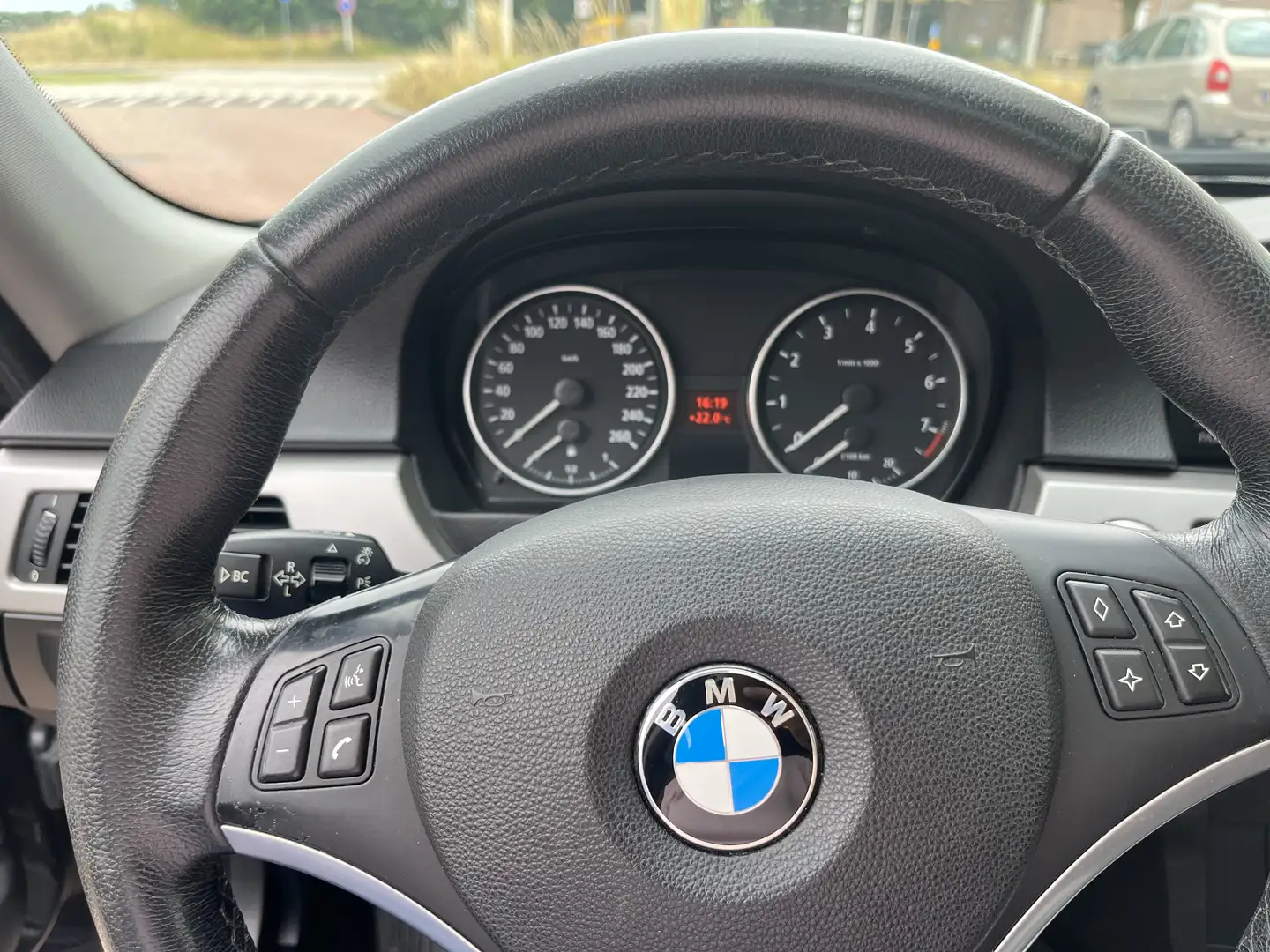 BMW 330 330i Zwart - 2