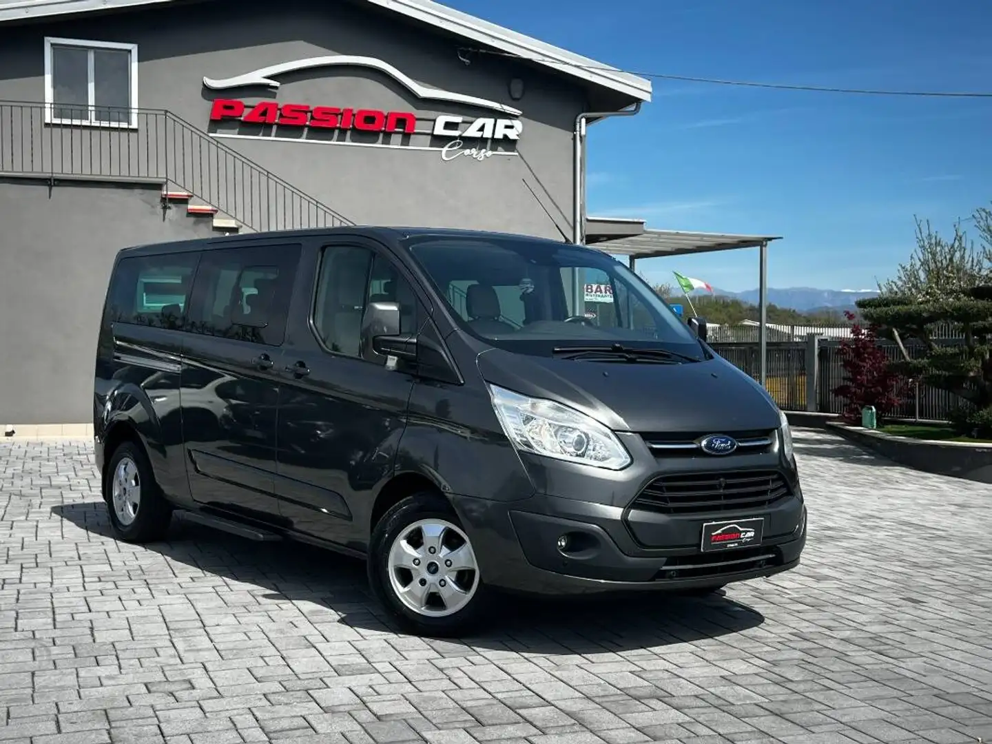 Ford Tourneo Custom 310 2.0 tdci 170cv Titanium L2H1 E6 Grau - 1