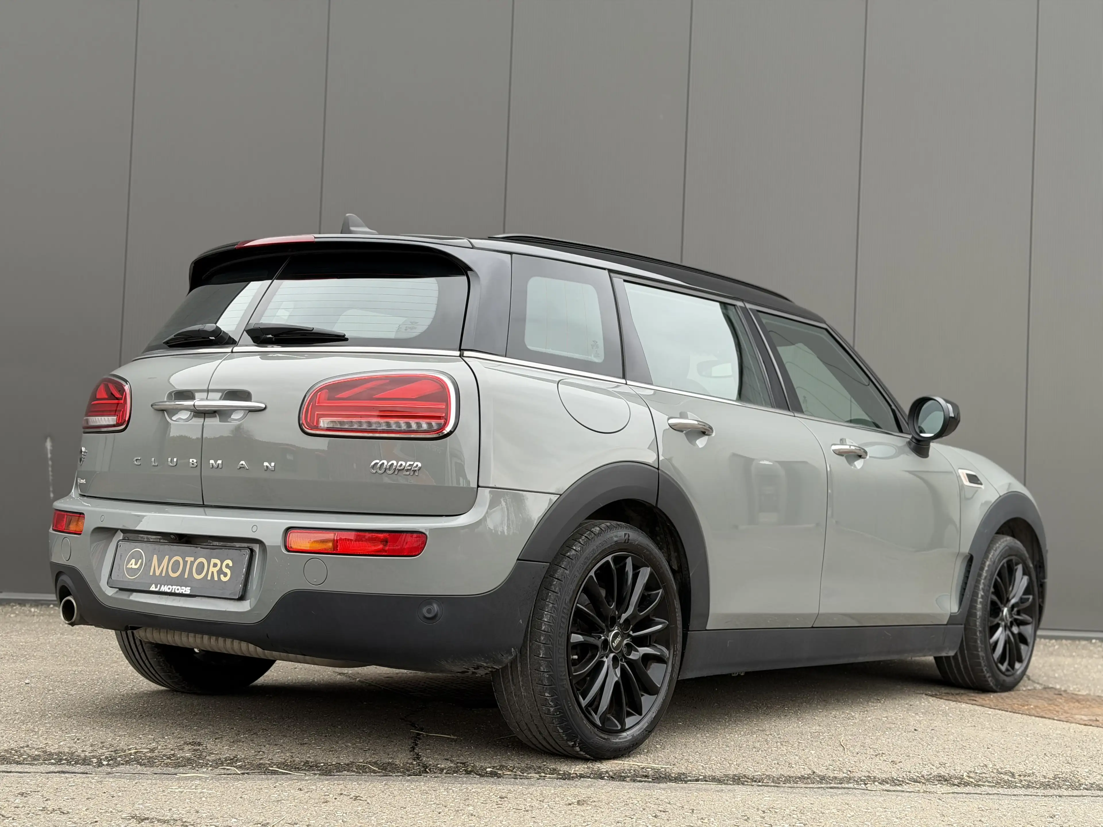 MINI Cooper Clubman 1.5i 136cv - Digital cockpit - GPS - Camera — photo 11