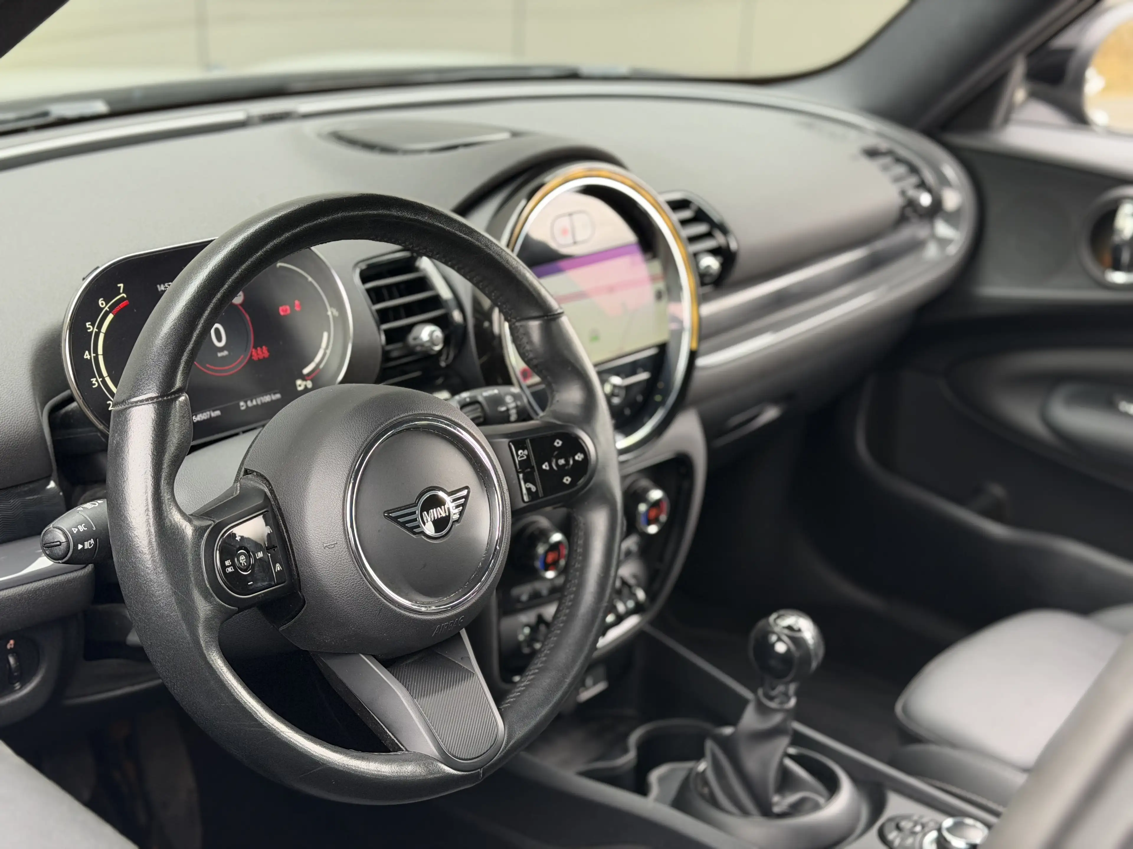 MINI Cooper Clubman 1.5i 136cv - Digital cockpit - GPS - Camera — photo 14