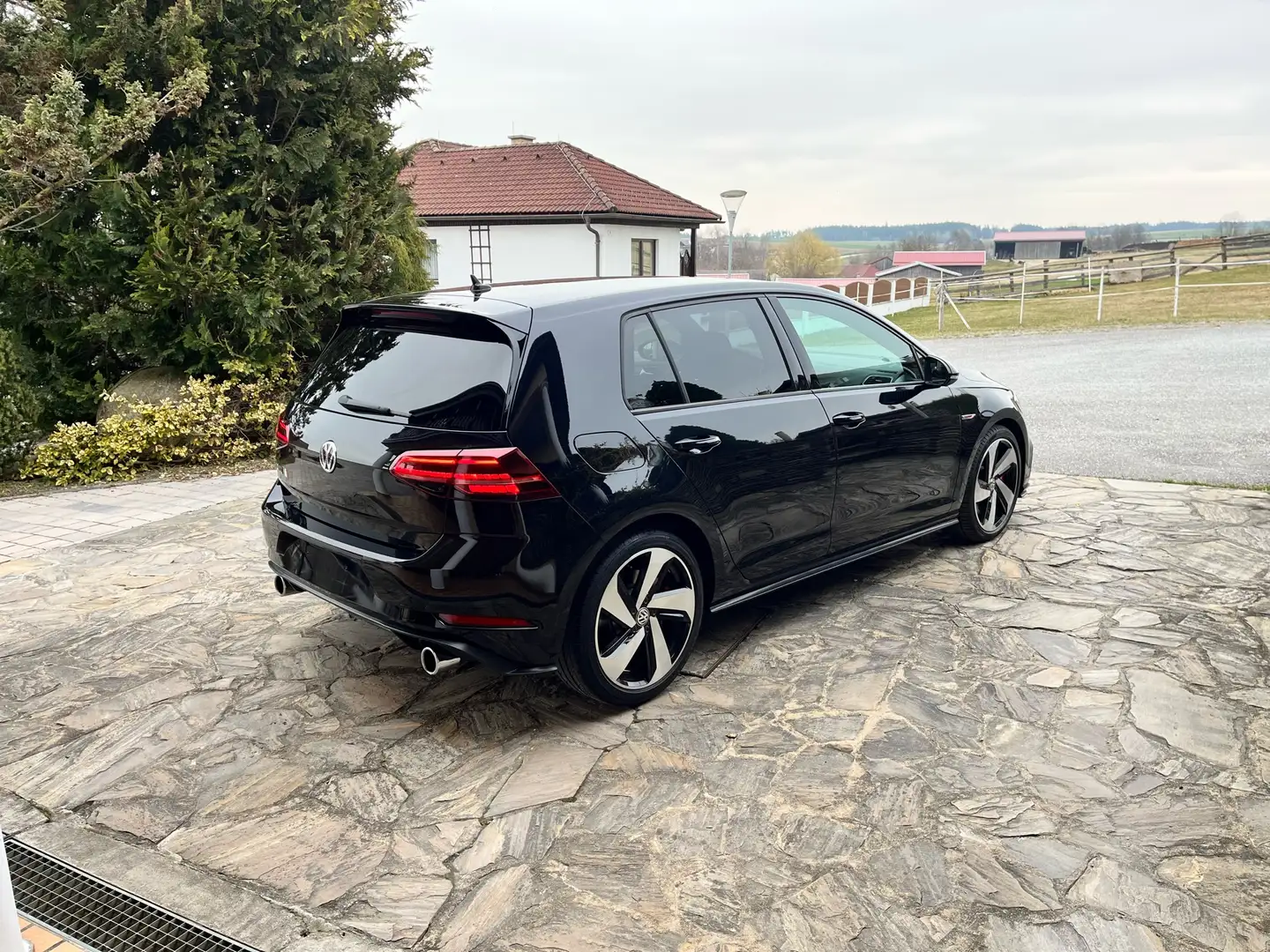 Volkswagen Golf GTI Performance 2,0 TSI DSG ohne OPF ! *Virtual*Kamera Schwarz - 2