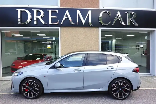 BMW 1 Series view 2