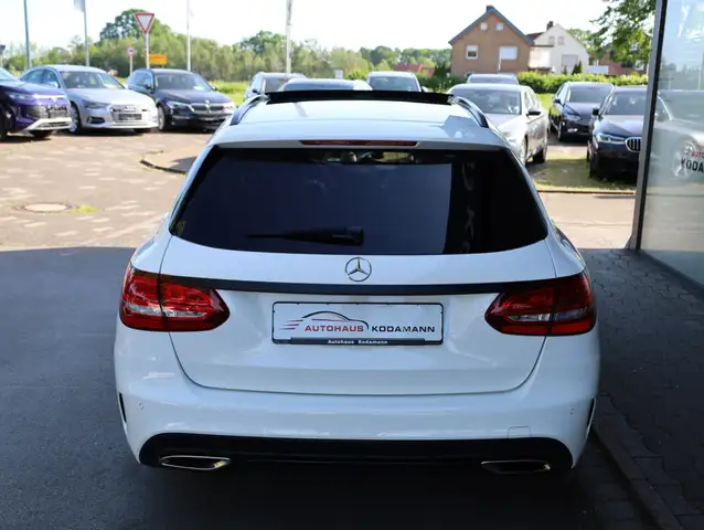 Mercedes-Benz C-Class view 9
