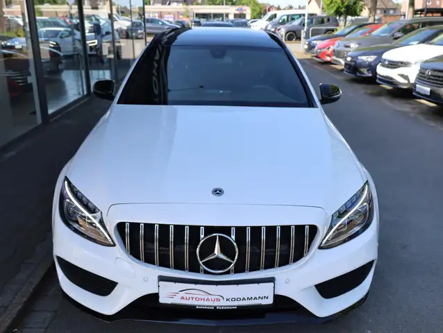 Mercedes-Benz C-Class view 3