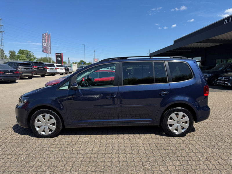 Volkswagen Touran Comfortline BMT Navi Panorama PDC 7.Sitze — photo 9