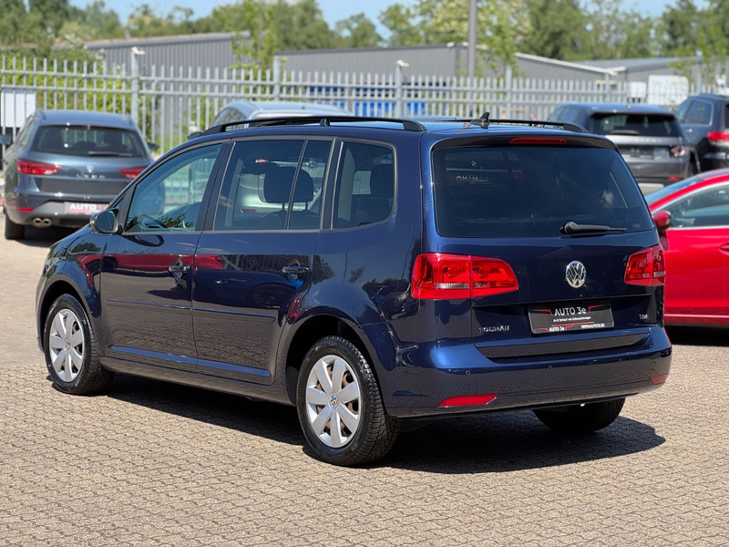 Volkswagen Touran Comfortline BMT Navi Panorama PDC 7.Sitze — photo 7