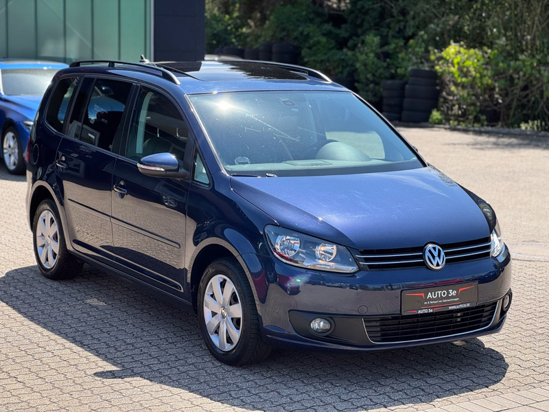 Volkswagen Touran Comfortline BMT Navi Panorama PDC 7.Sitze — photo 5
