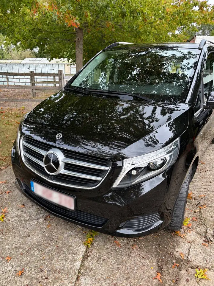 Mercedes-Benz V 220