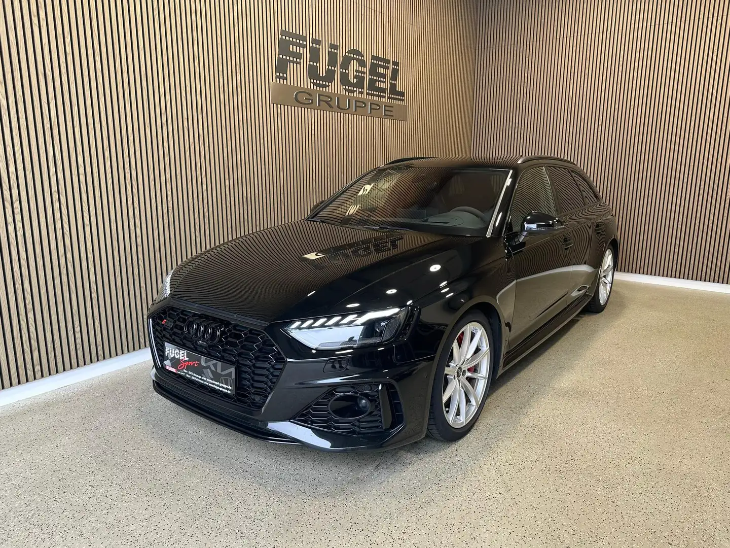 Audi RS4 2.9 TFSI quattro Dynamik|B&Q|Headup|Pano|360° Schwarz - 2