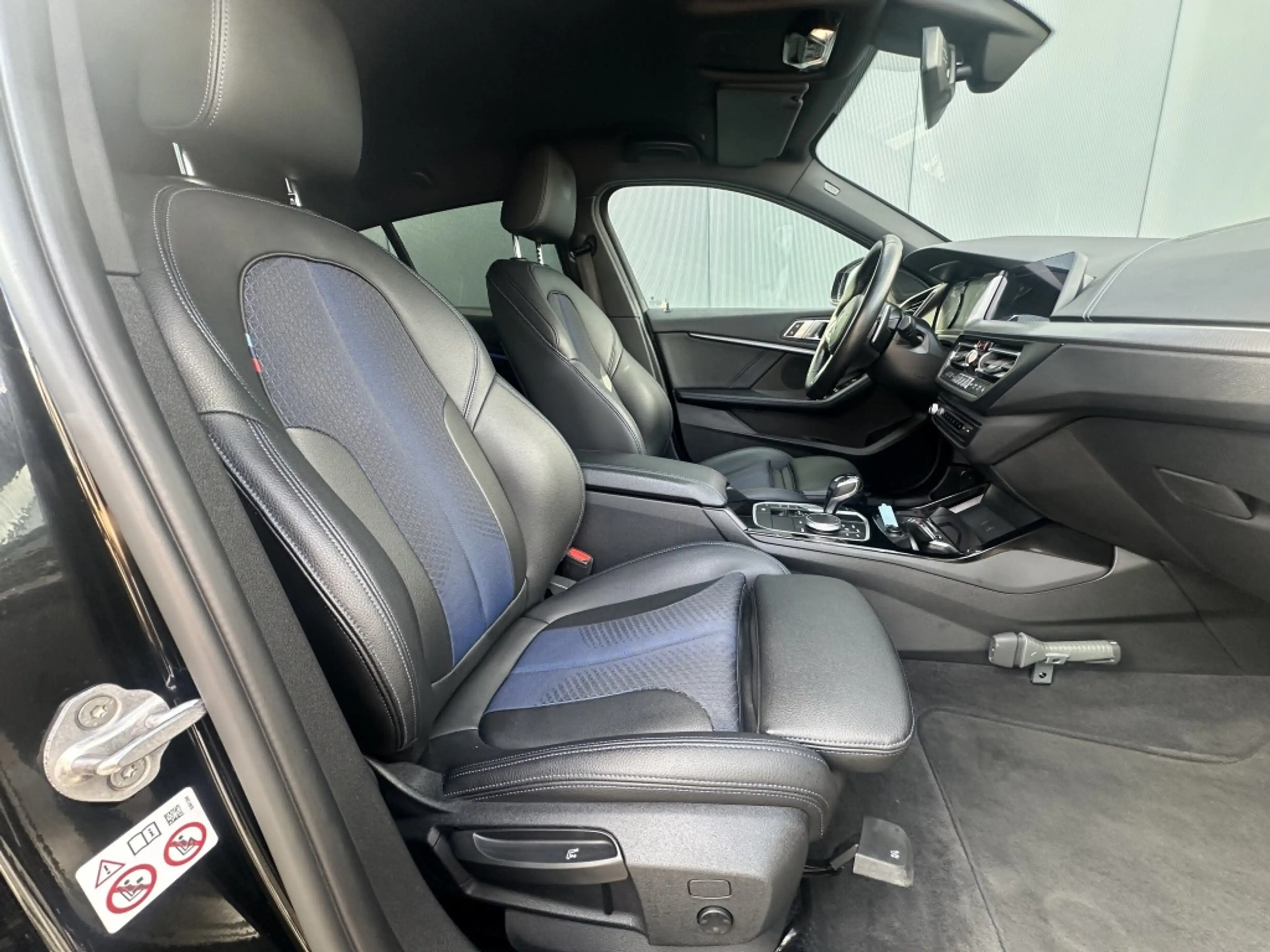 BMW 135 1-serie M135i xDrive High Executive — photo 23