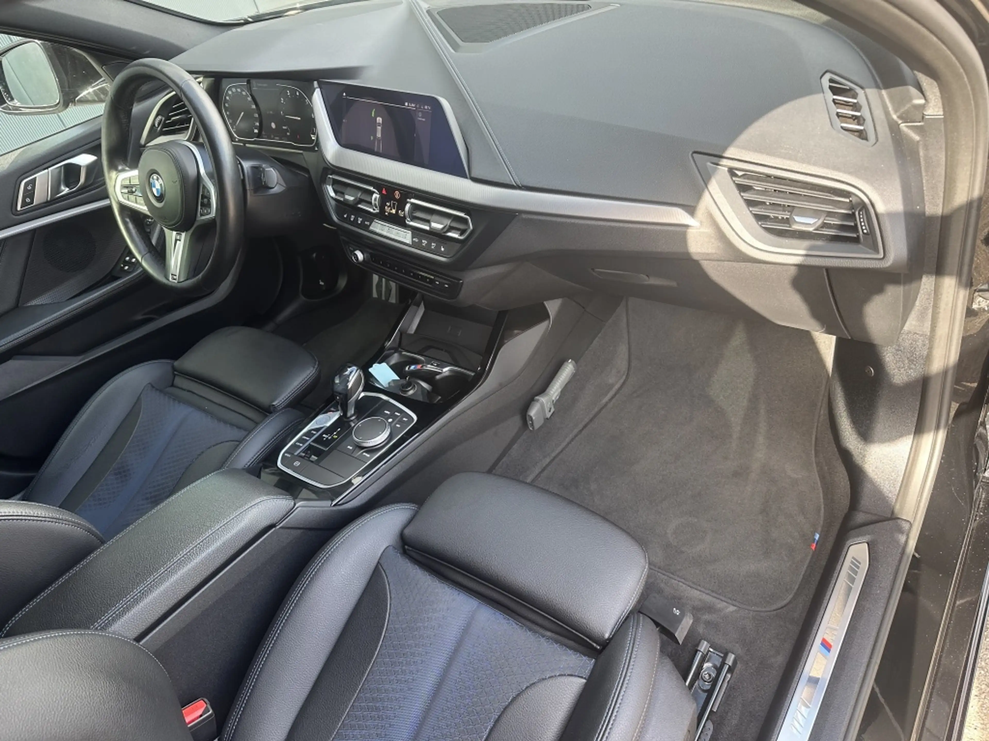 BMW 135 1-serie M135i xDrive High Executive — photo 21