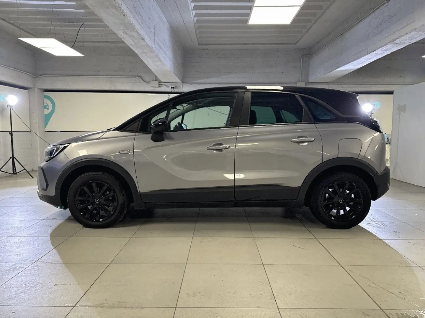 Opel Crossland 1.2 83cv Blitz Edition MT5 Gris - 2