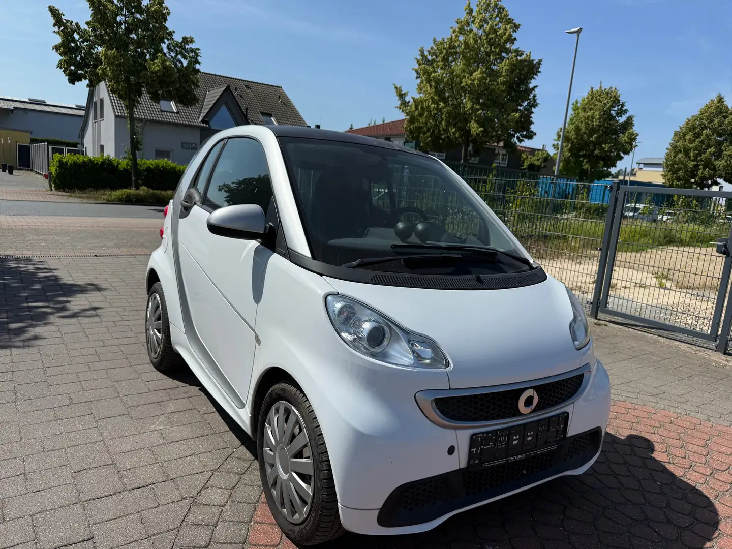 smart forTwo electric drive KLIMA+1.HAND+LEDER Grau - 2