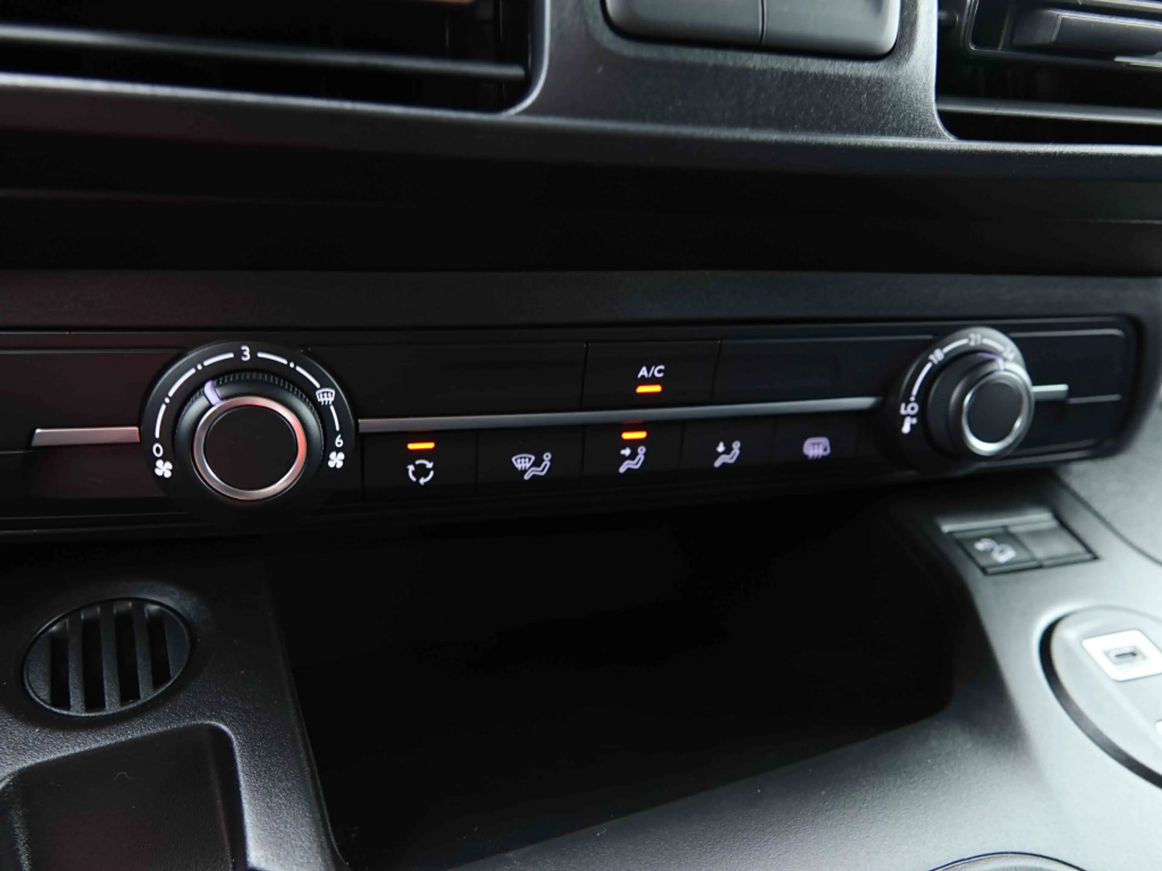 Peugeot Partner 1.5 BleuHDi 100 Standard | LED | Cruise Control — photo 13
