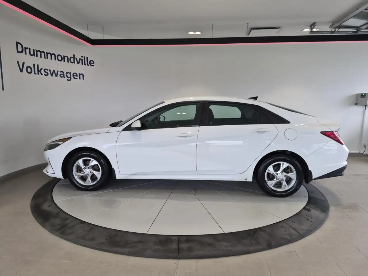 Hyundai ELANTRA снимка Hyundai ELANTRA