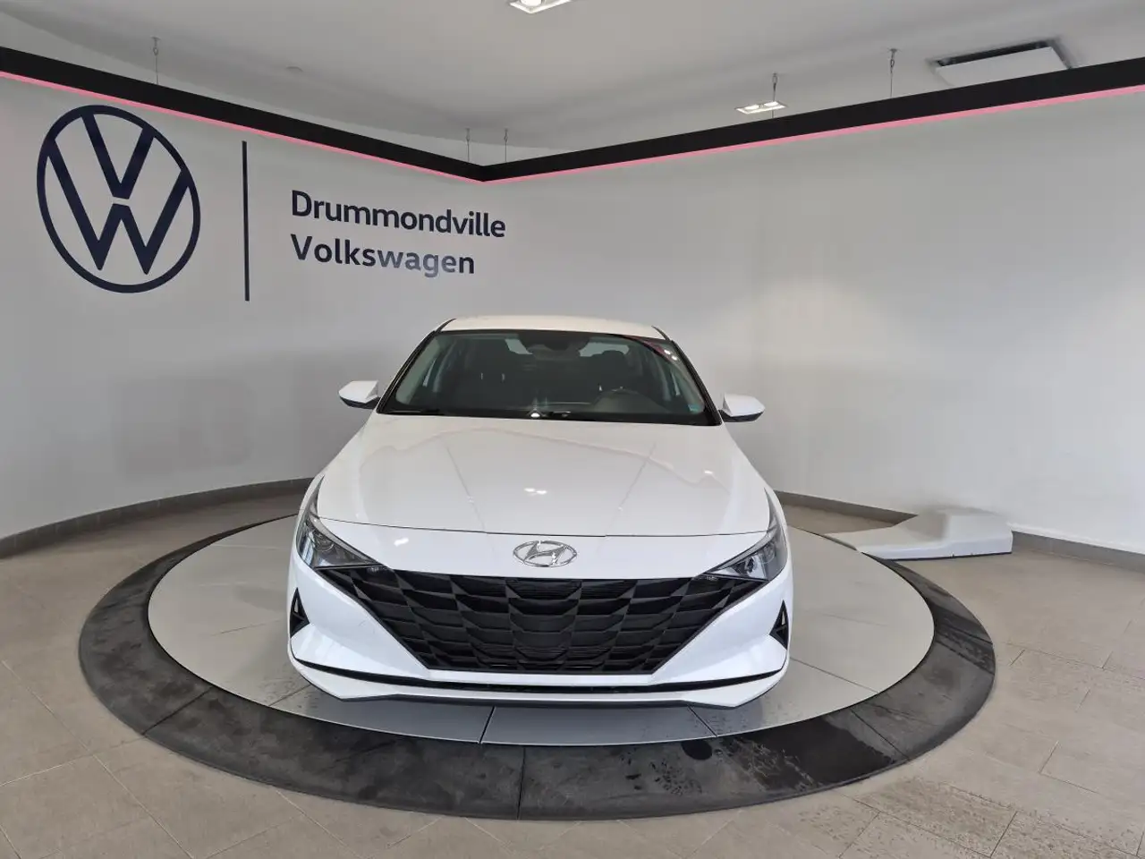 Hyundai ELANTRA снимка Hyundai ELANTRA