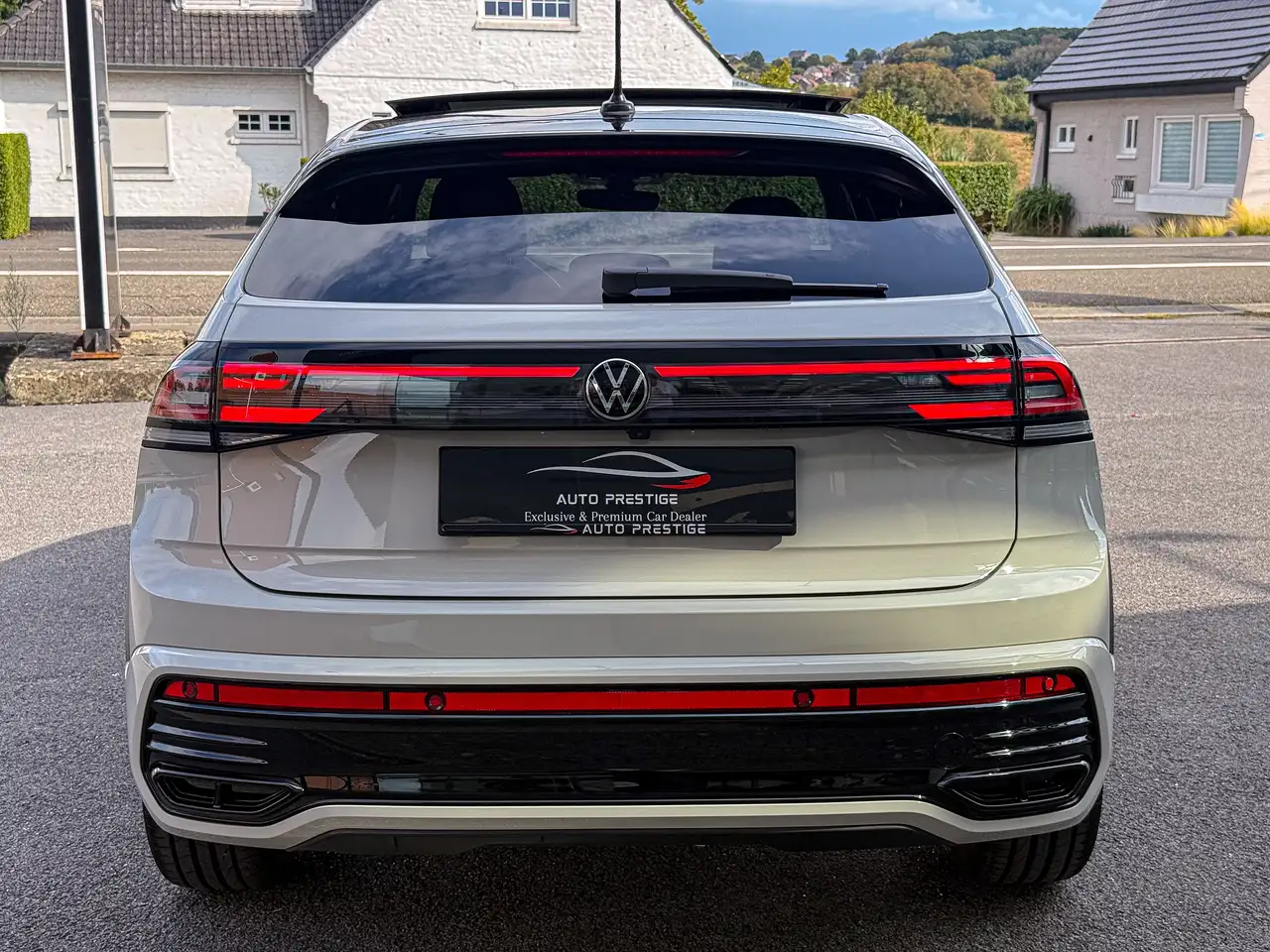 Volkswagen Taigo 1.5 TSI 3x R-Line DSG Nardo Black Edition IQ.Light Pano ACC Blindspot Camera CarPlay, миниатюра 9