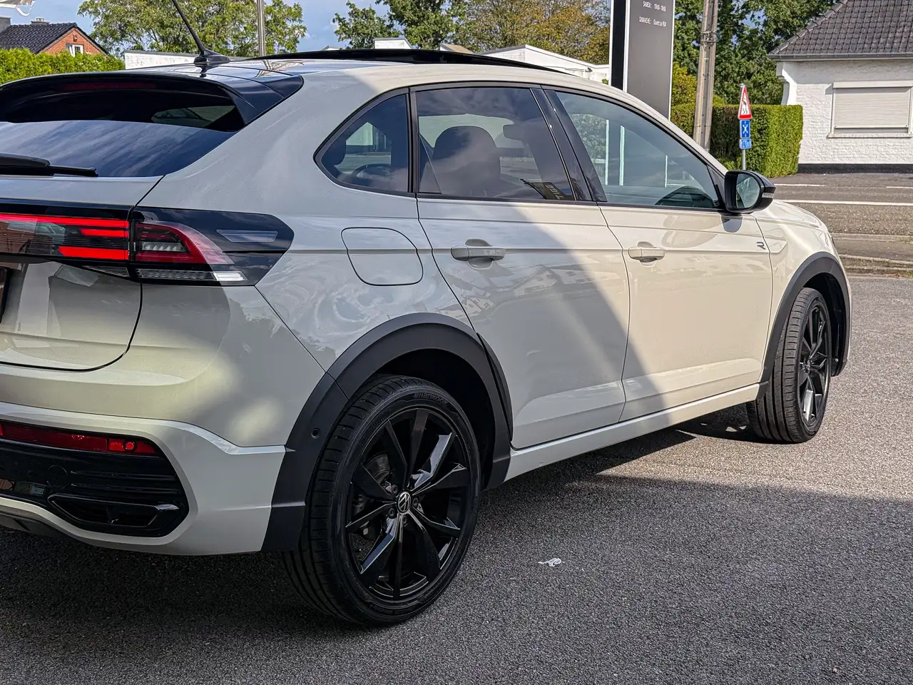 Volkswagen Taigo 1.5 TSI 3x R-Line DSG Nardo Black Edition IQ.Light Pano ACC Blindspot Camera CarPlay, миниатюра 11