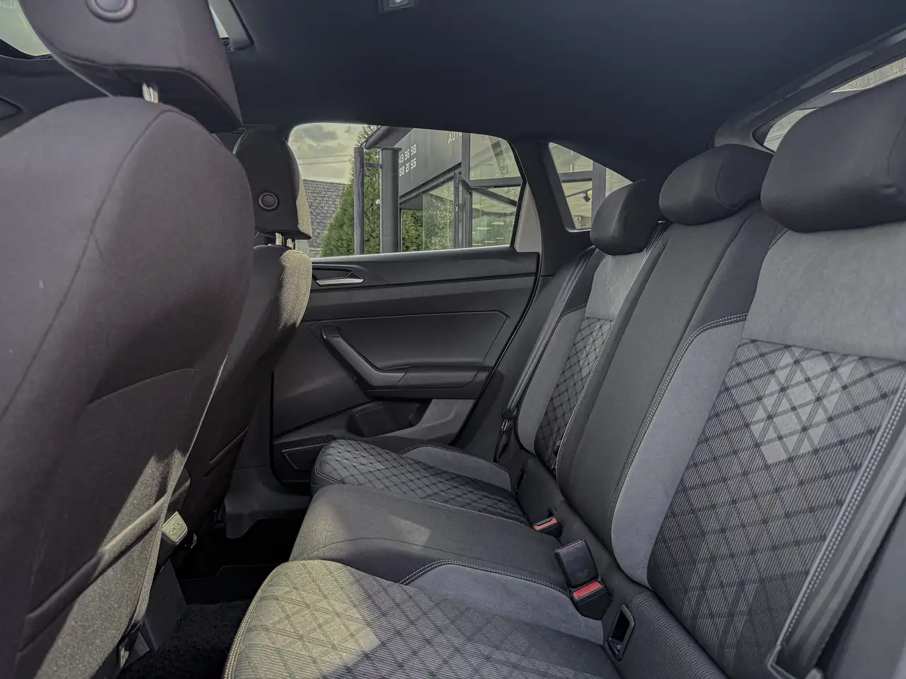 Volkswagen Taigo 1.5 TSI 3x R-Line DSG Nardo Black Edition IQ.Light Pano ACC Blindspot Camera CarPlay, миниатюра 12