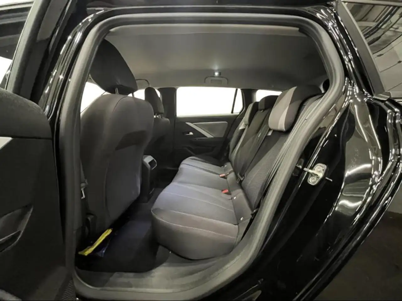 Opel Astra Edition 110pk 13