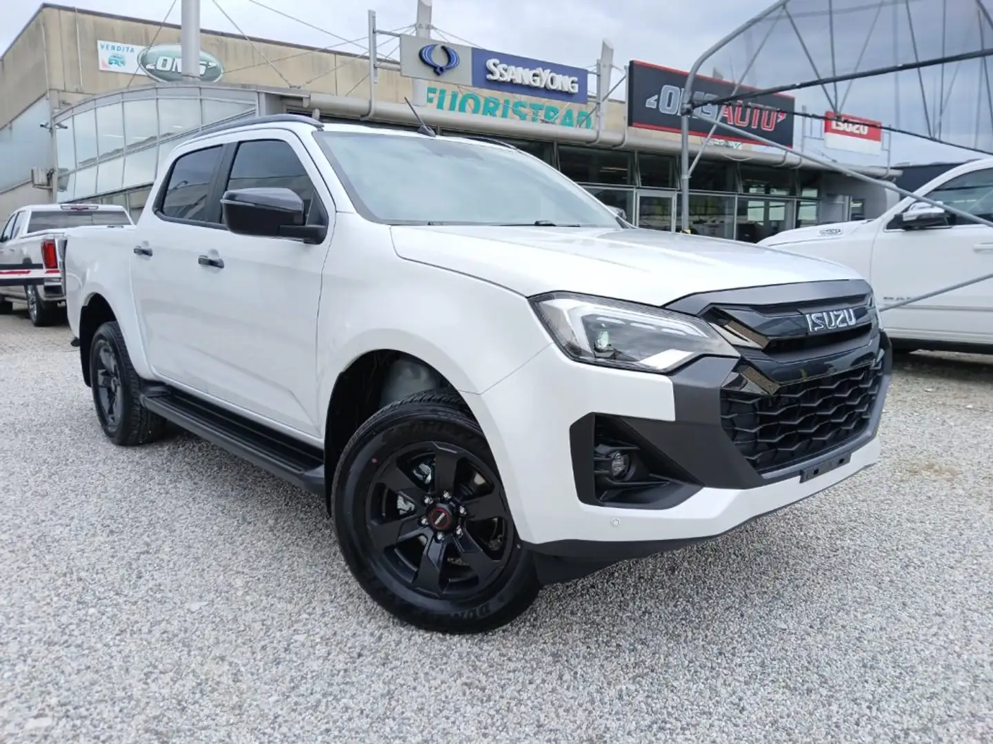 Isuzu D-Max N60 1.9 aut. Crew Nitro Sport N1 5 anni garanzia Bianco - 1