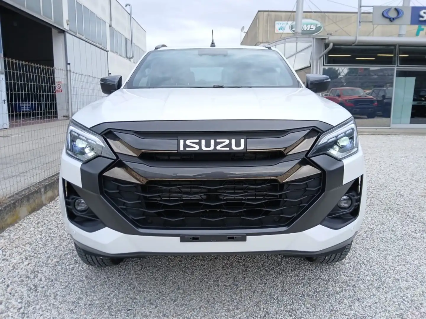 Isuzu D-Max N60 1.9 aut. Crew Nitro Sport N1 5 anni garanzia Bianco - 2
