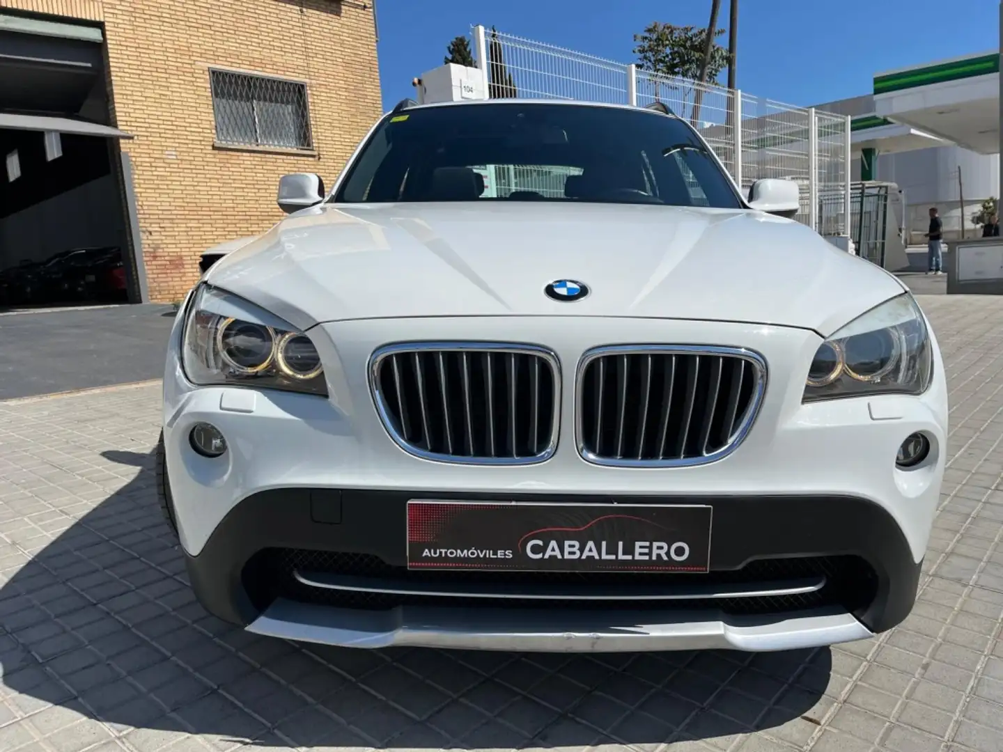 BMW X1 xDrive 28iA Wit - 2