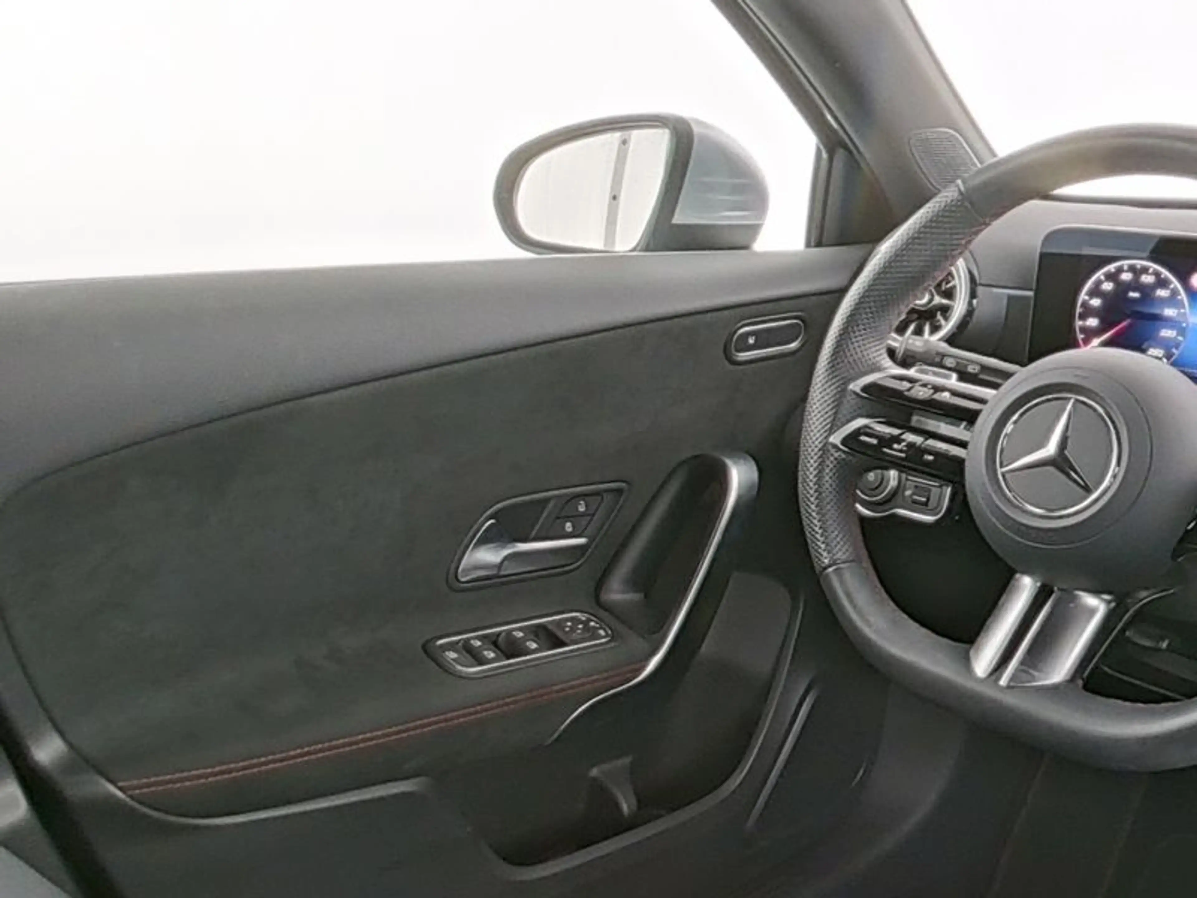 Mercedes-Benz A 220 d AMG-Sport/LED/Cam/Stdhz/Keyl/Ambiente/18 — photo 9