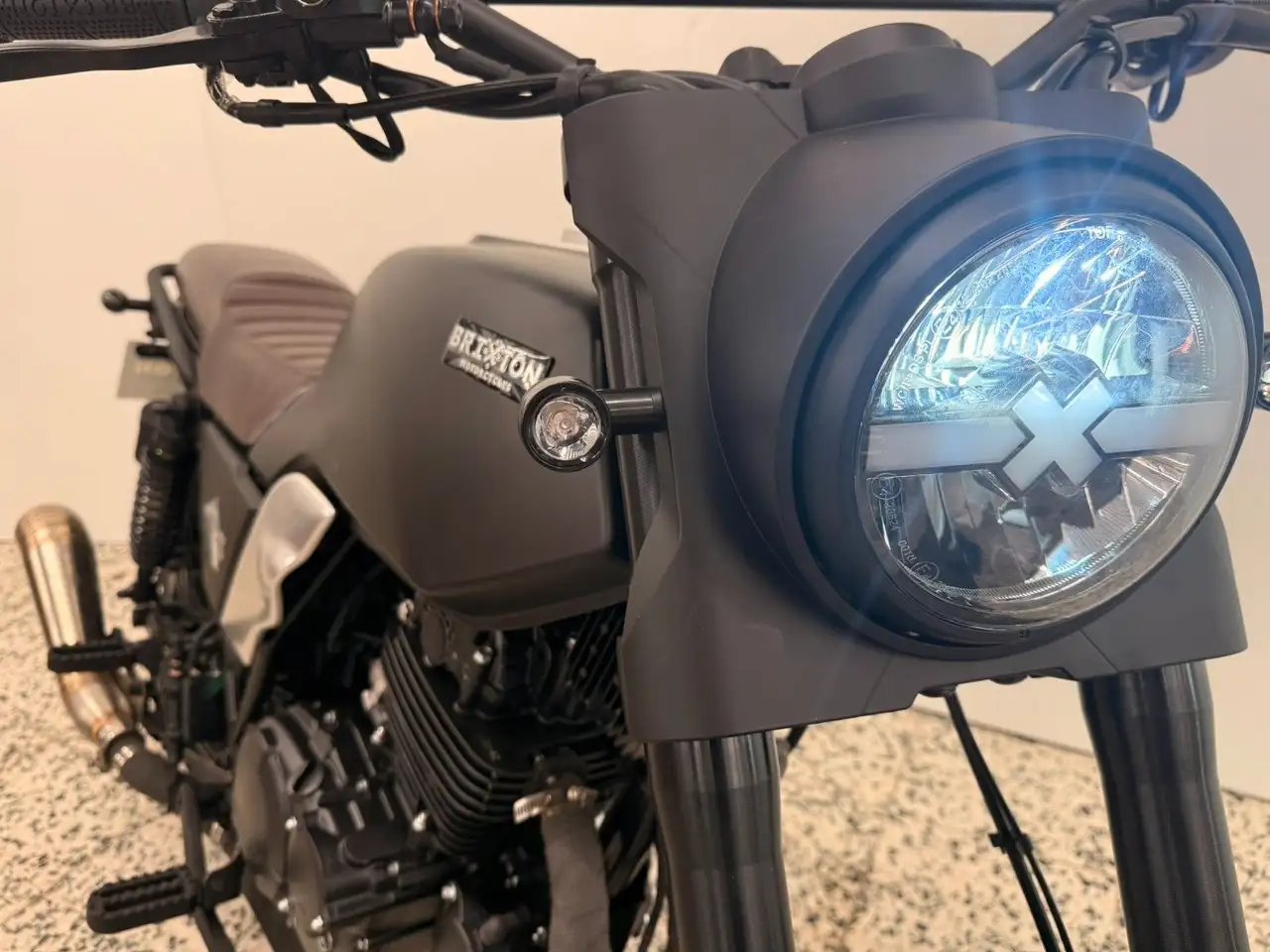 Brixton Felsberg 250