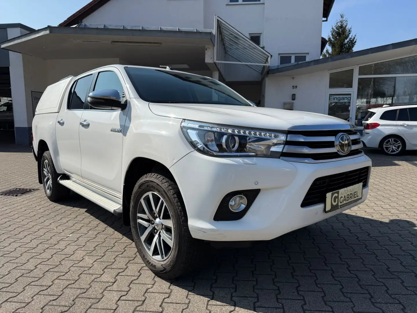Toyota Hilux Double Cab Duty Comfort 4x4 2.4 Aut. AHK Blanc - 1
